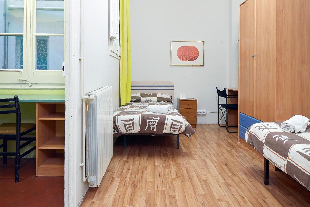 B&B Estudiantes Balmes Barcelona Exterior foto