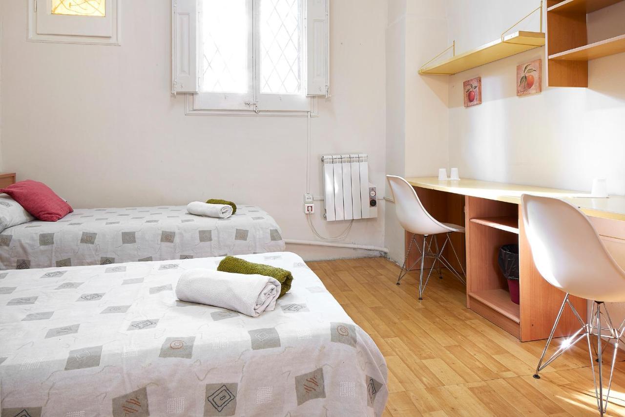 B&B Estudiantes Balmes Barcelona Exterior foto